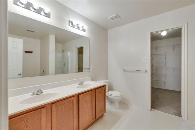 Building Photo - 12885 Pearson Dr