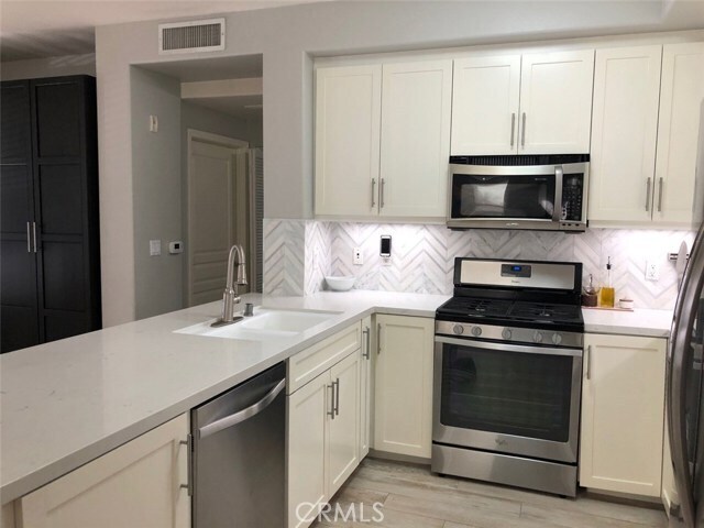 Building Photo - 13044 Pacific Promenade