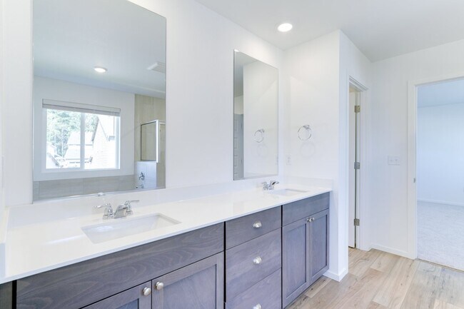 Building Photo - 6130 Crestner Dr SW