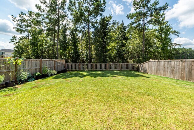 Building Photo - 239 Pine Crest View Dr