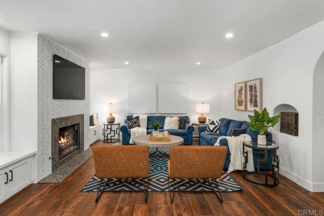 Building Photo - 7401 Luna De Oro