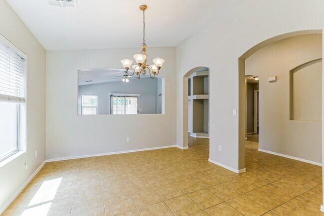 Building Photo - 22227 E Via Del Rancho Rd