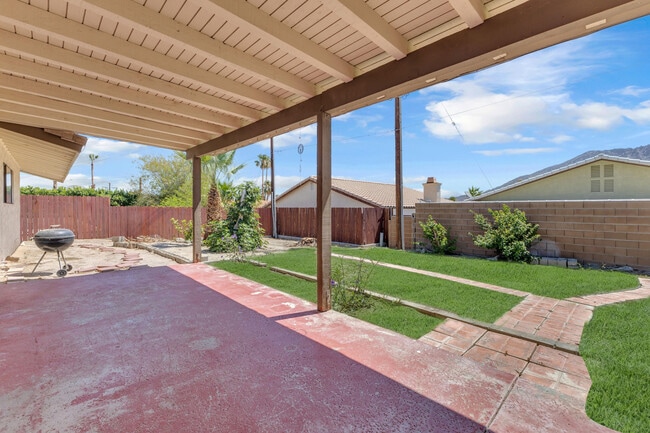 Building Photo - 53780 Avenida Diaz