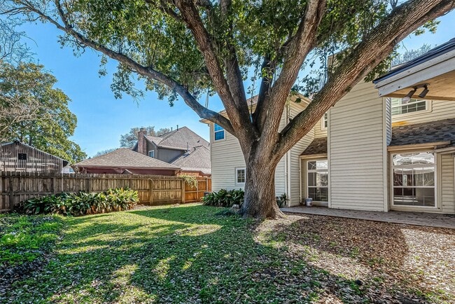 Building Photo - 1015 Sugar Lakes Dr