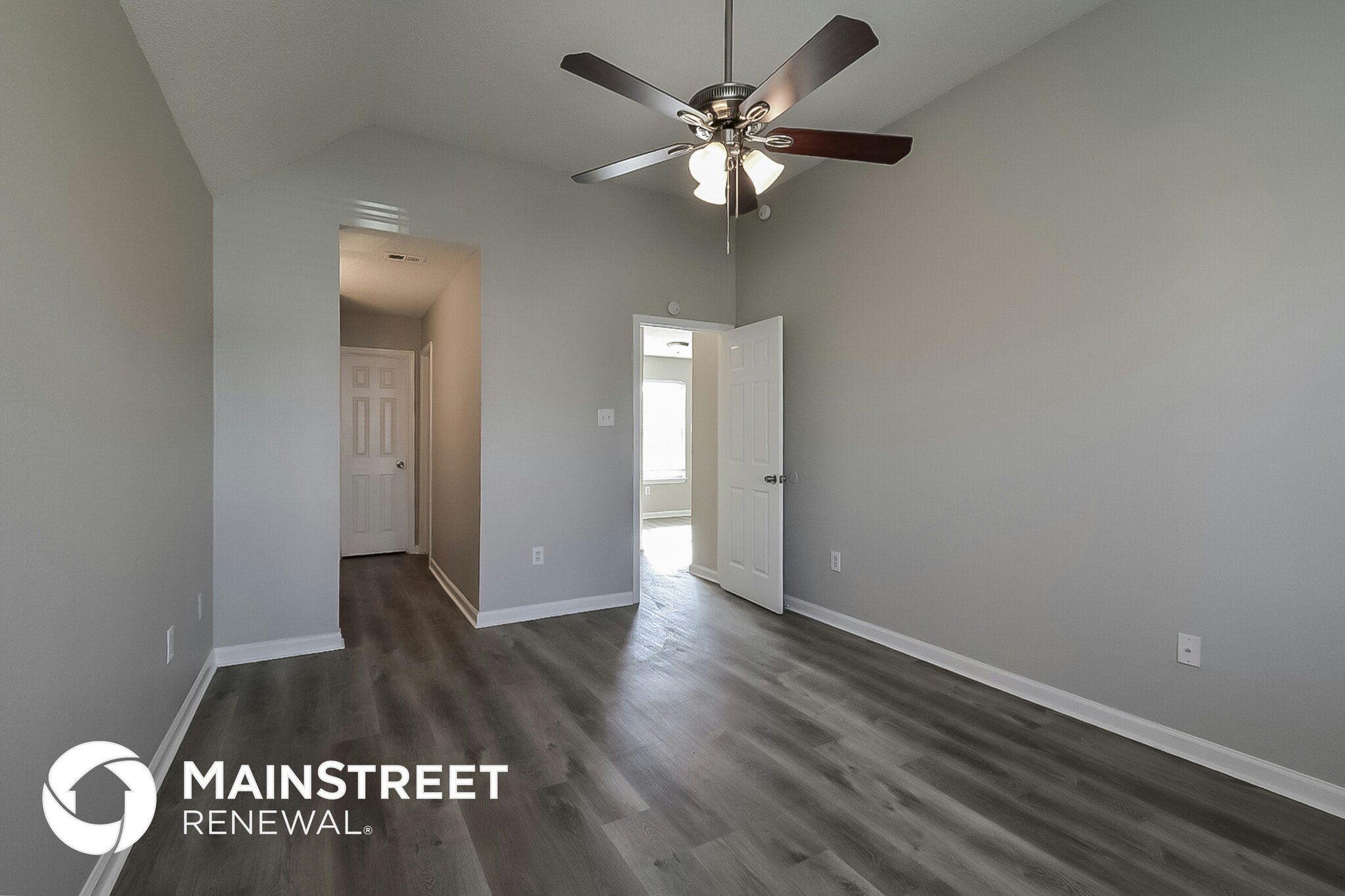 Building Photo - 4539 Longtree Ave