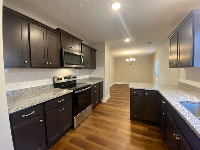 Building Photo - 1008 Berra Dr