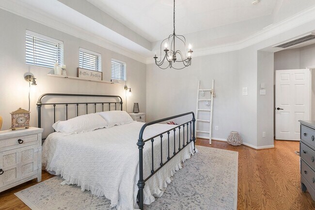 Building Photo - 51 Silver Bayou Ct