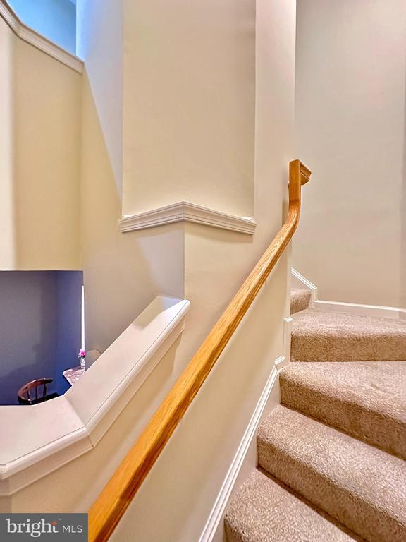 Building Photo - 920 Hopkins Cor