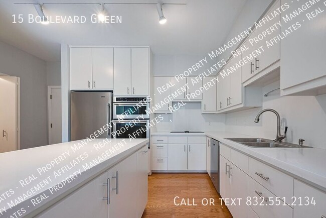 Building Photo - 15 Boulevard Green