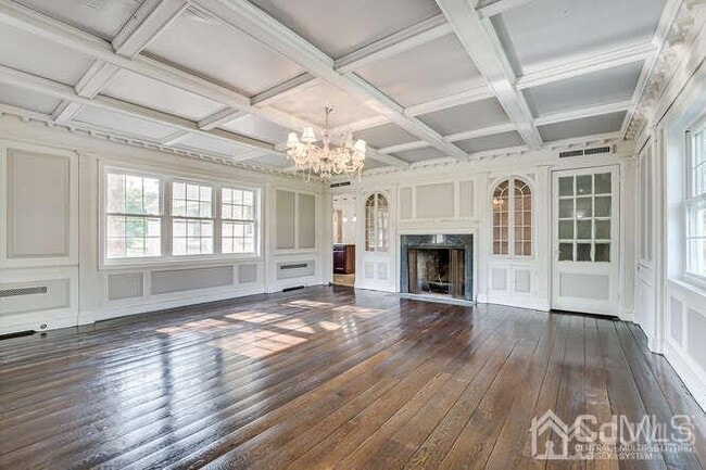 Building Photo - 55 Devon Rd