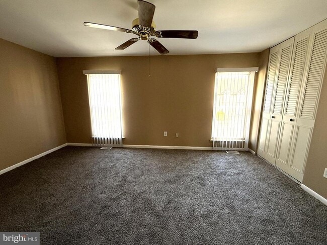 Building Photo - 131 Chelsea Cir