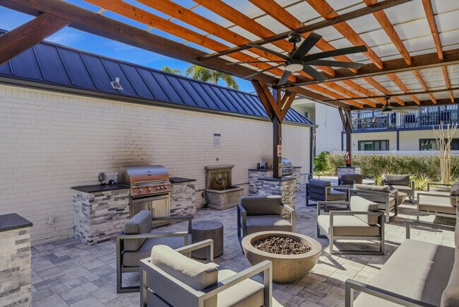 Building Photo - 3911 W Cleveland St