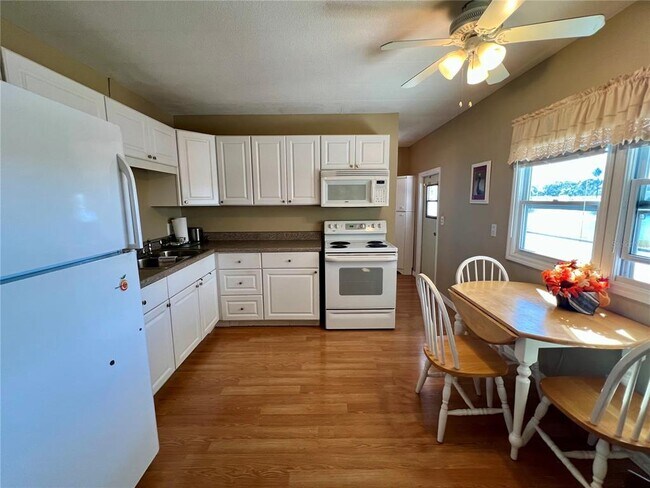 Building Photo - 1500 County Rd 1