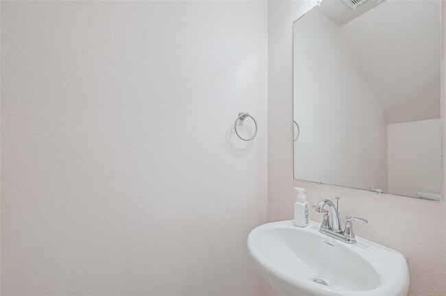 Building Photo - 2523 Terrace Point Dr