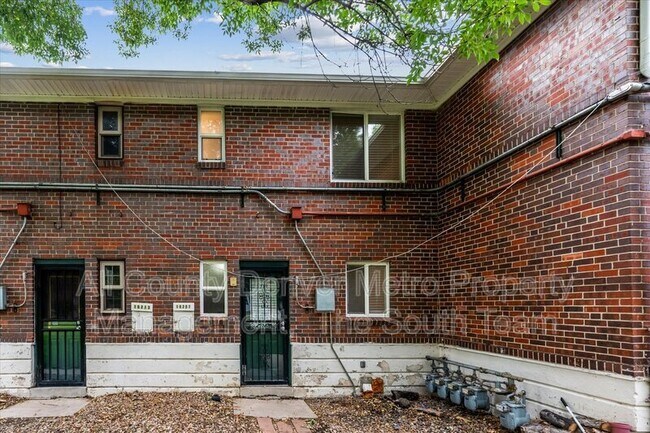 Building Photo - 10207 E 14th Ave