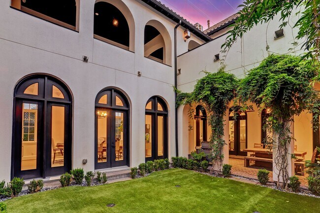 Building Photo - 1104 Mosaico Ln