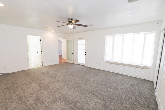 Building Photo - 64900 Desert Air Ct