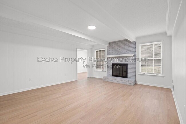 Building Photo - 3085 Circle Gate Dr