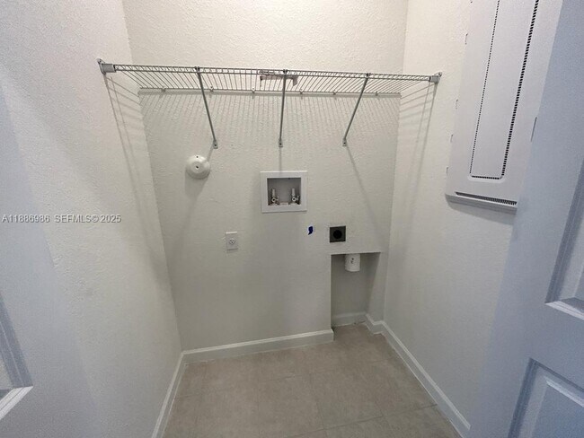 Building Photo - 229 SW 159th Way