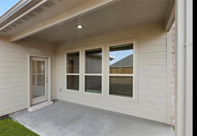 Building Photo - 2112 Sesaro Dr