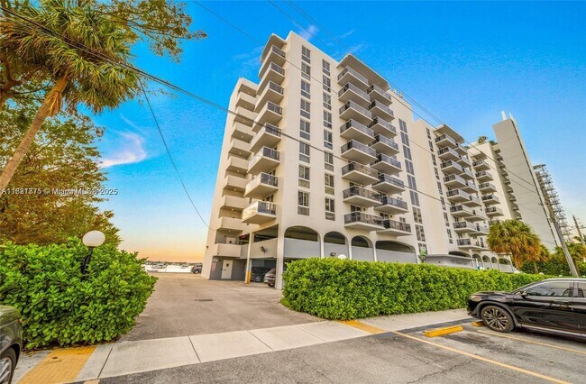 Building Photo - 7928 West Dr