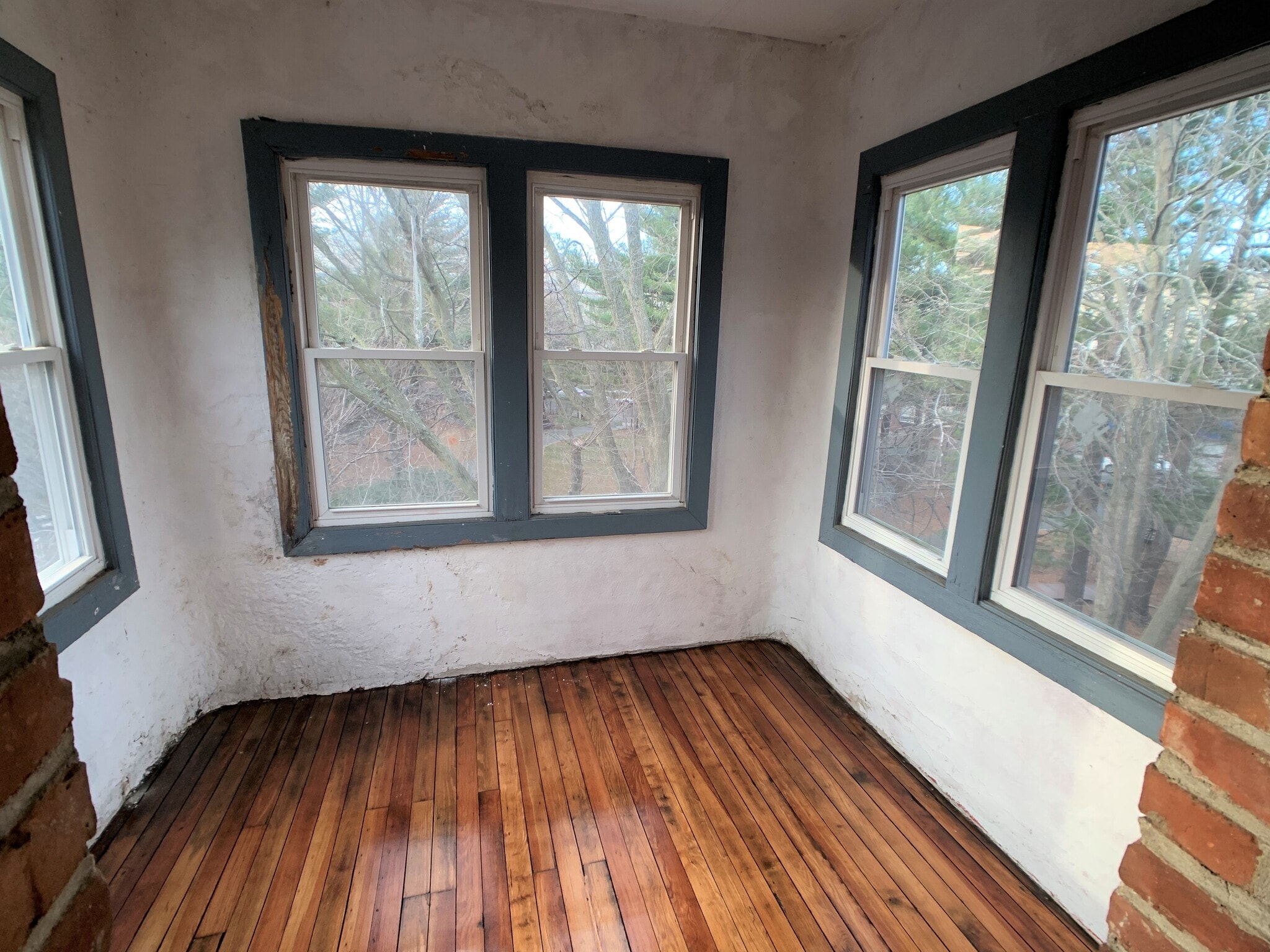 Building Photo - 154 Thorndike St