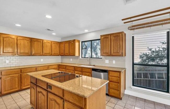 Building Photo - 4604 Palisade Dr