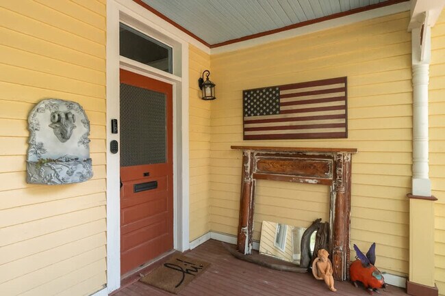 Building Photo - 509 Dabbs St