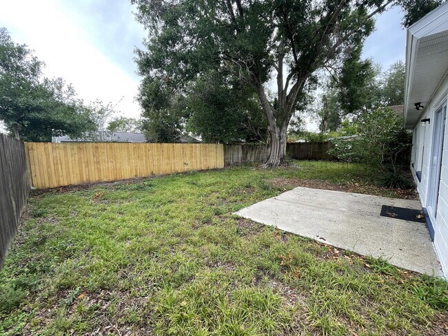Building Photo - 2972 Talladega Dr