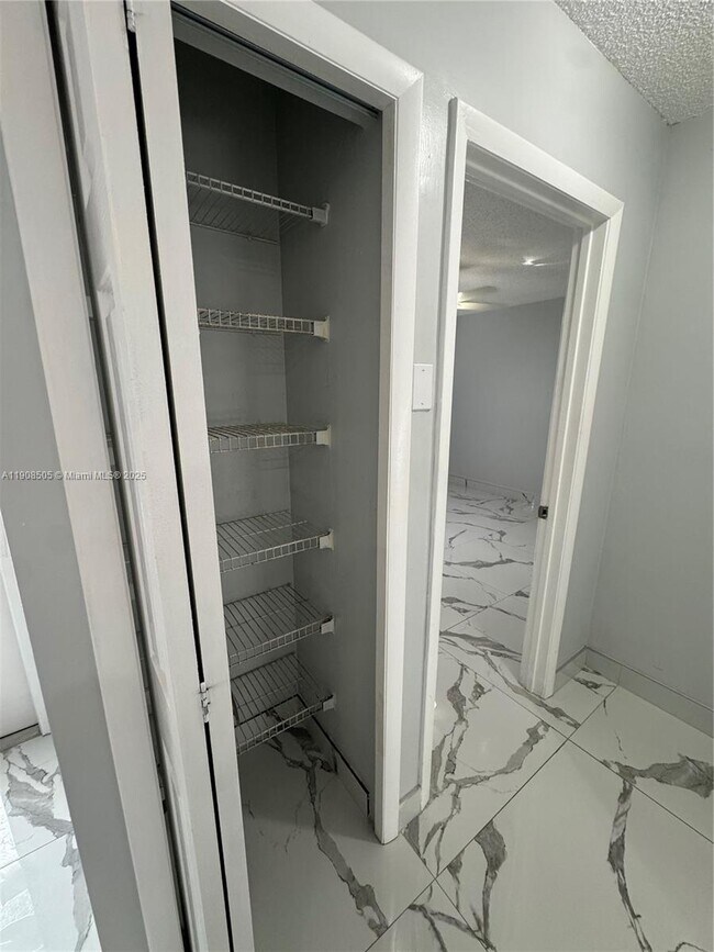 Building Photo - 8701 NW 109th Terrace