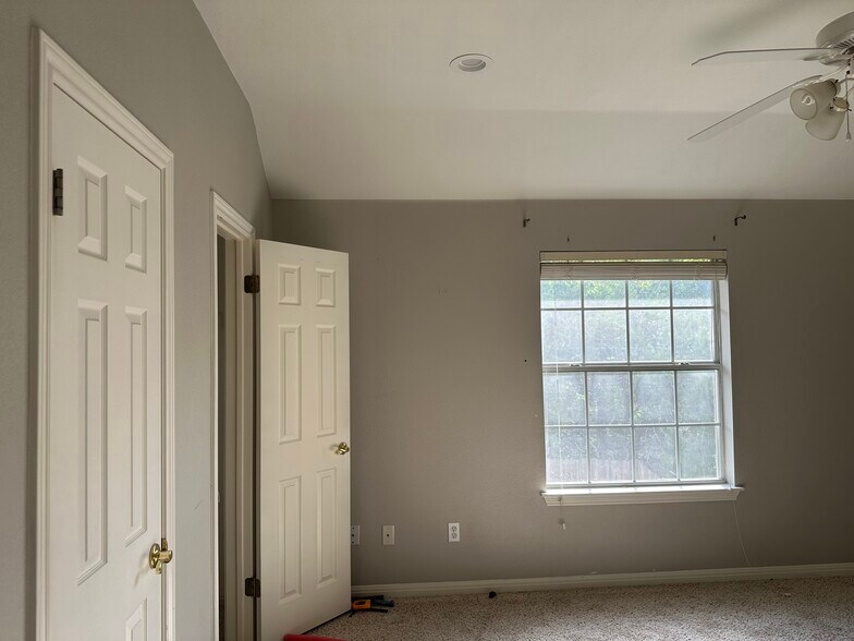 Building Photo - 10416 Canyon Vista Way