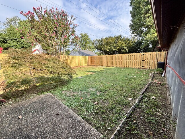 Building Photo - 1301 Richland Pl