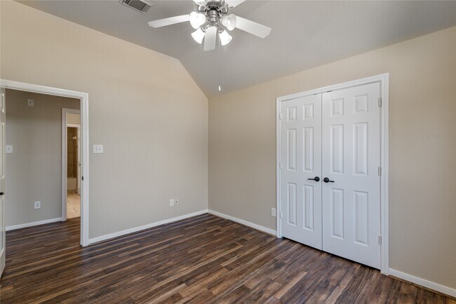 Building Photo - 24822 Dutton Point Dr