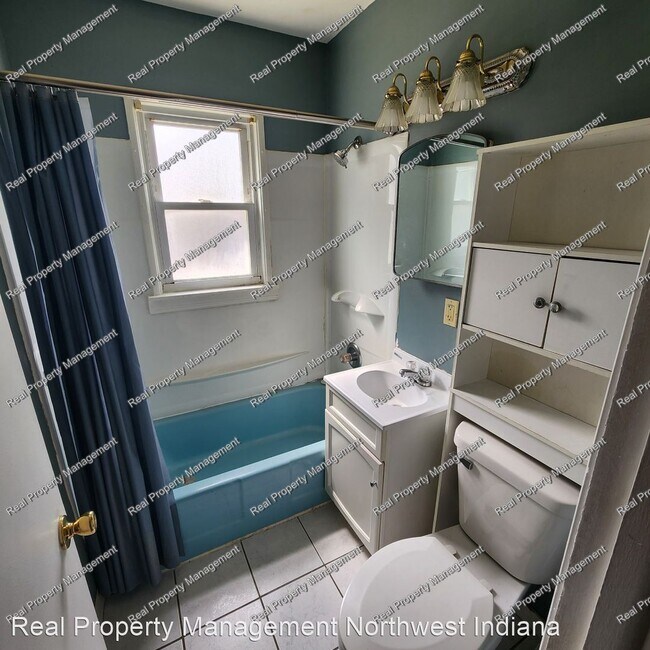 Building Photo - 3 br, 1 bath House - 3638 173rd Street