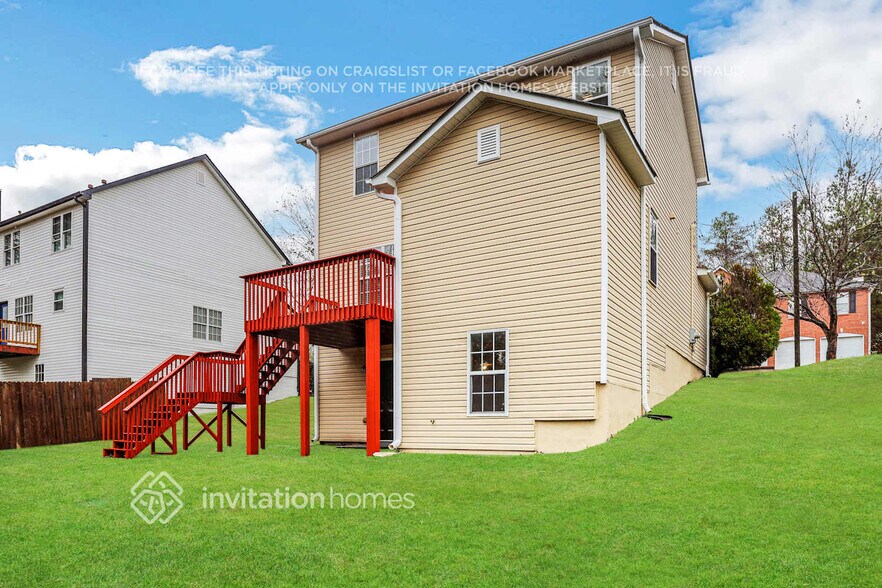 Building Photo - 1990 Pittston Farm Rd