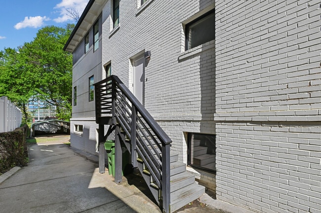 Building Photo - 634 Bonaventure Ave NE