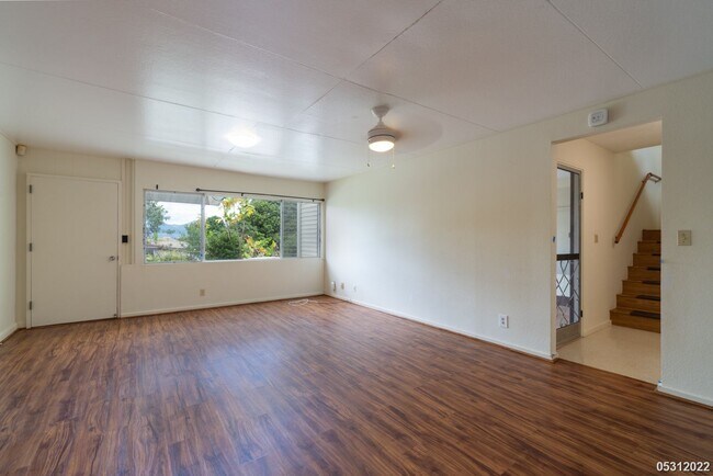 Building Photo - IMMACULATE AND CLEAN 3BR/1.5BA WITH 2 BONU...