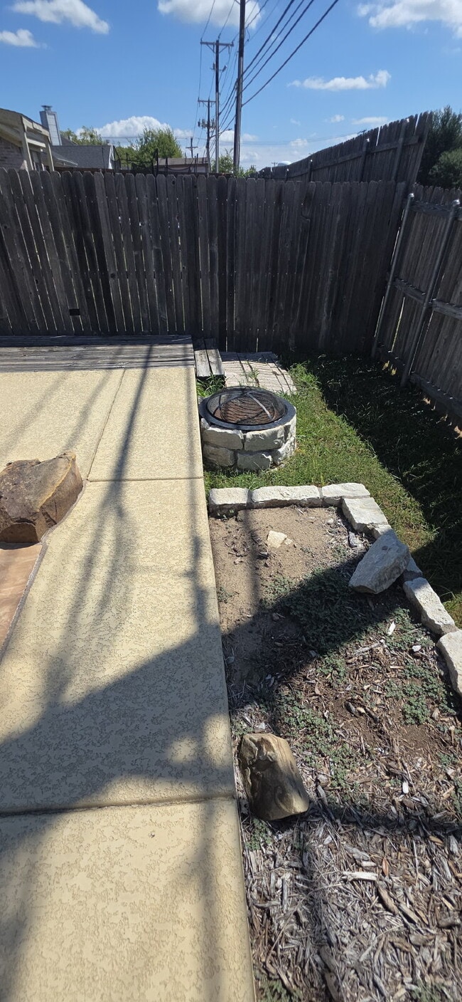 Building Photo - Beautifully Updated Arlington Home with Po...