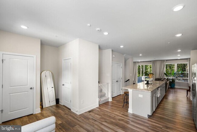 Building Photo - 2802 Bridgewater Dr