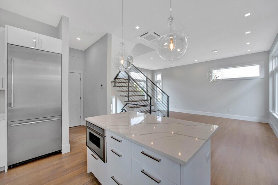 Building Photo - 297 Concord Ave