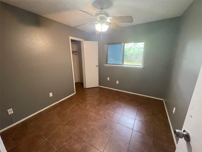 Building Photo - 22221 Moss Falls Ln