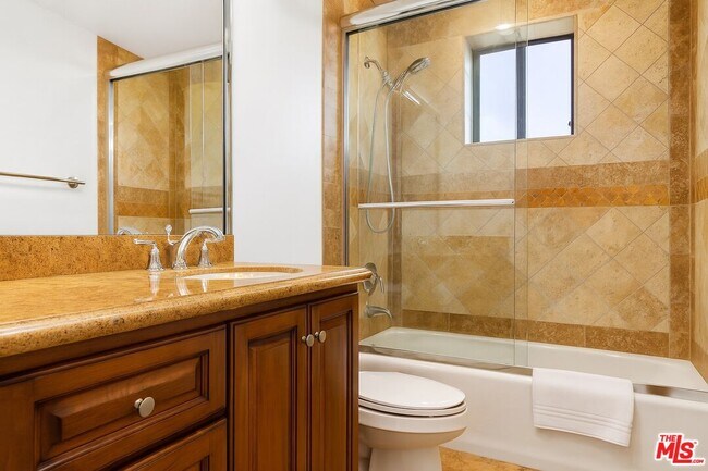 Building Photo - 1146 Hacienda Pl