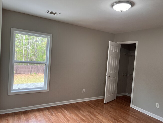 Building Photo - 4745 Stonehaven View