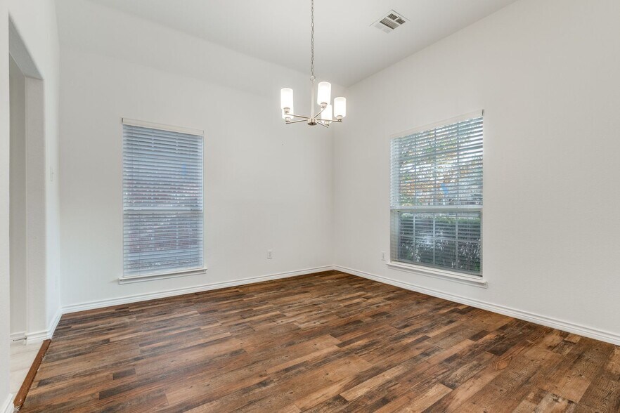 Building Photo - 9440 Park Garden Dr