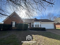 Building Photo - 3BR/2BA Home w/ 2-Car Garage, Vaulted Ceilings & Fireplace in Memphis