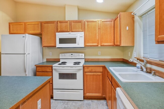 Building Photo - Beautiful Home Located in Coupeville!