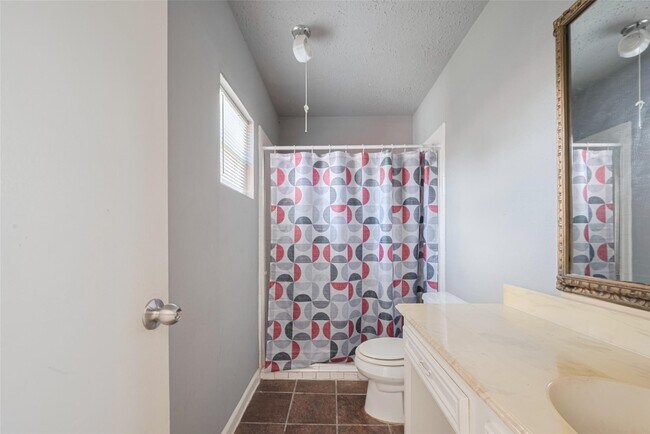 Building Photo - 10534 Evesborough Dr