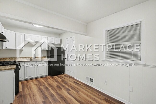 Building Photo - 10199 Foxfire Terrace