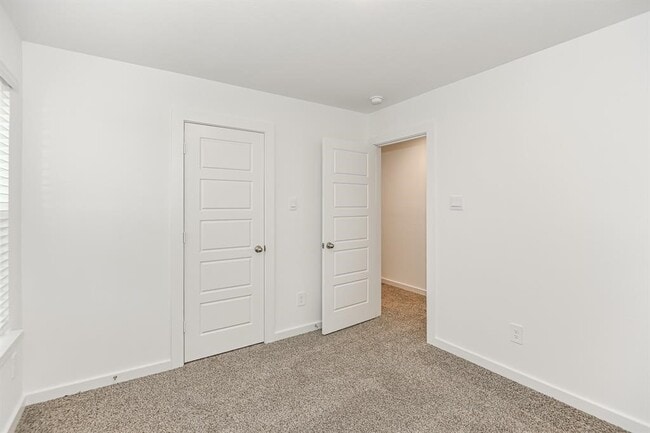 Building Photo - 3021 Skyline Mesa Dr