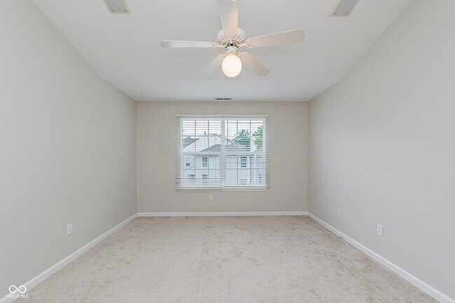 Building Photo - 1876 Misty Lake Dr
